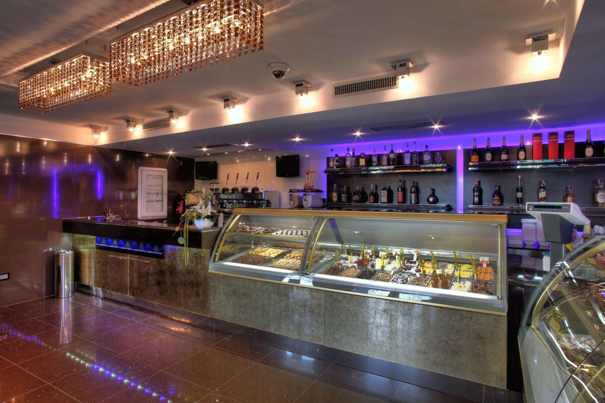 Hotel Cenacolo 솜마베수비아나 외부 사진